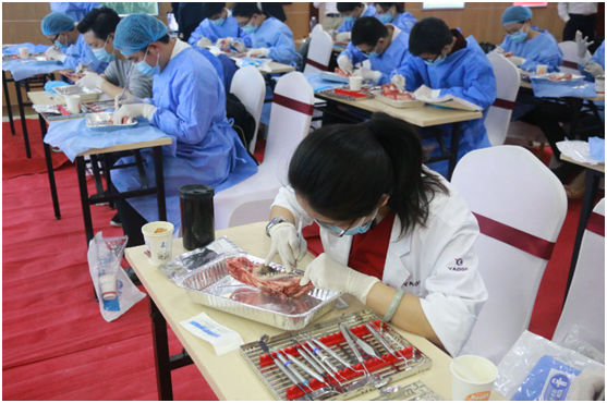 雅度口腔举办种植牙学术峰会，广州100多位牙医接受培训