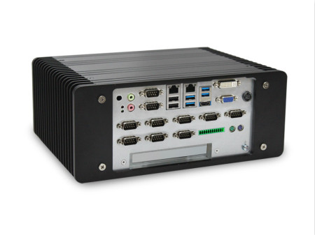 24H+连续展示没问题,华北工控品质工控机完全满足航显系统的诉求