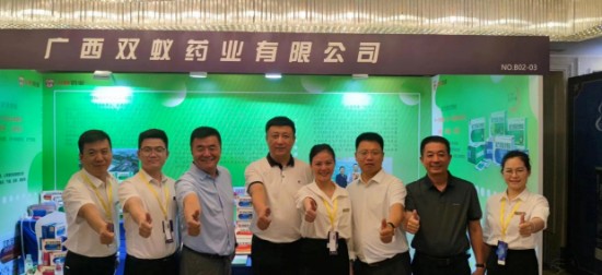 双蚁药业特色品种亮相鼎新荟,受到行业大咖和众多连锁客户瞩目