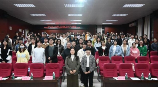 ��β��������У�С���11����أ�Ϊ�ഺ�����̽�������